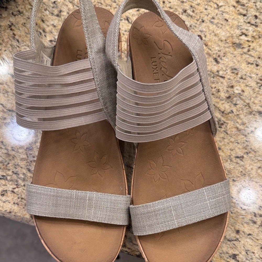 Skechers Taupe Wedge Sandals size 8 - Picture 4 of 4